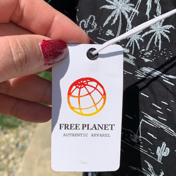 Free Planet Short Sleeve Button Down Black Shirt - Picture 3 of 7